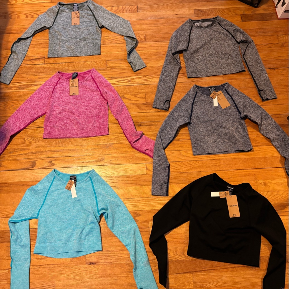6 new pairs of Victoria secret workout crop tops! Size small and medium.